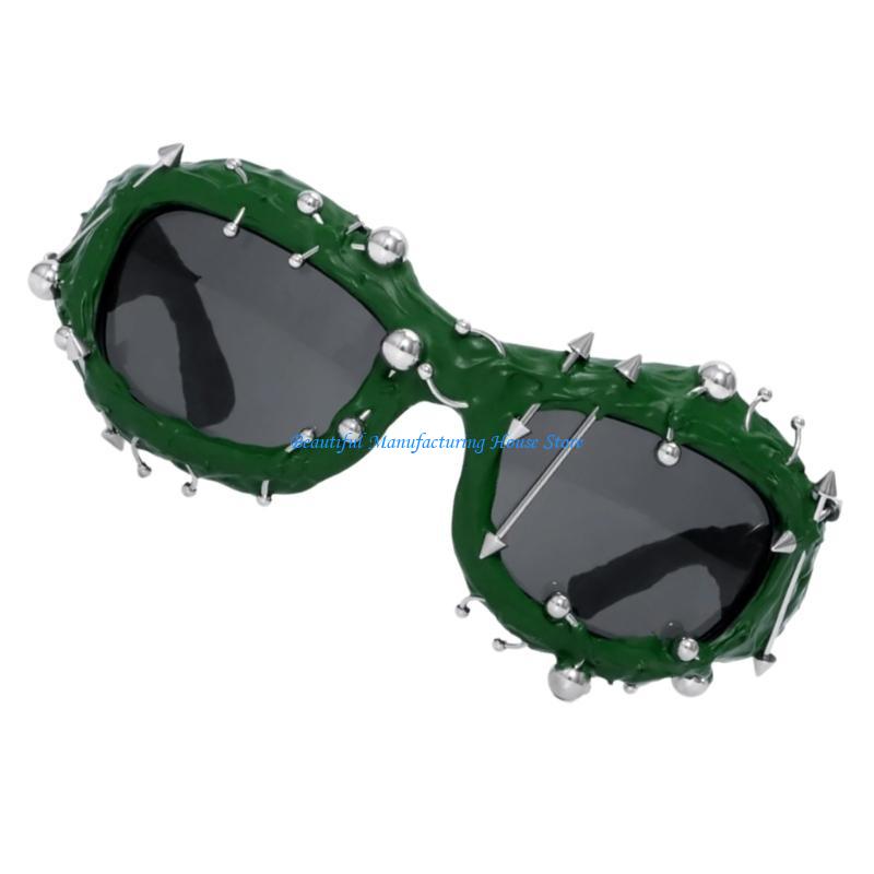 E56A Punk Rivet Sunglasses wit - огляд і ціна Street Fashion Reference